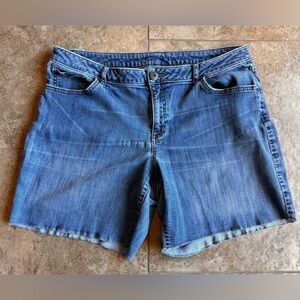 Apt 9 Jean Shorts Modern Fit Size 14